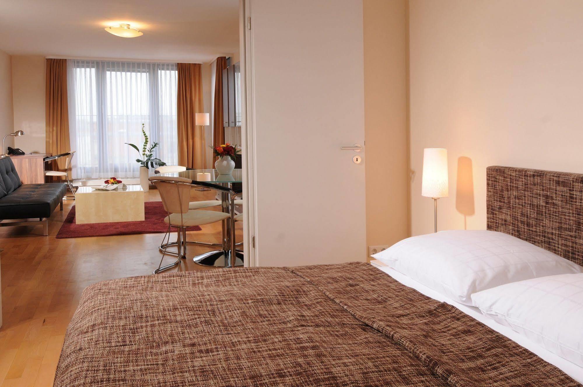 Residenz Am Deutschen Theater 3* Berlijn